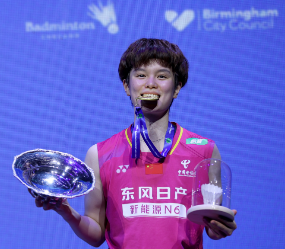 不念过往 王祉怡翻越“高山”