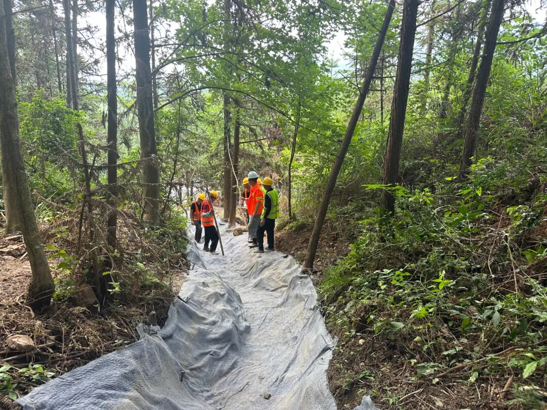 ▲水泥毯应用施工过程