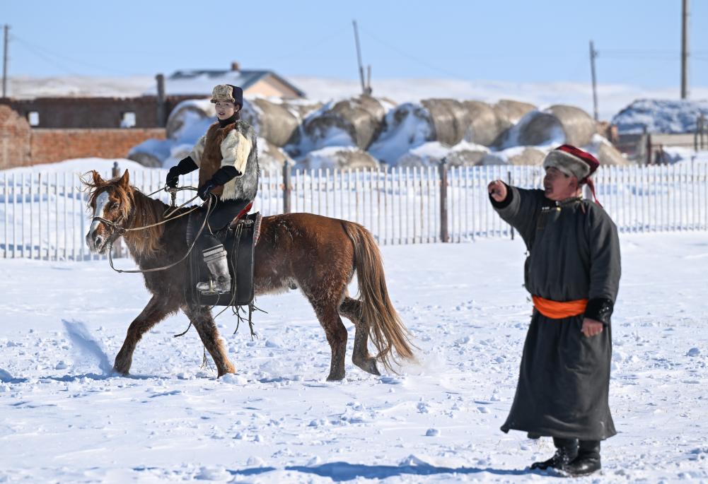 追光 | 草原上的女人们，飒！