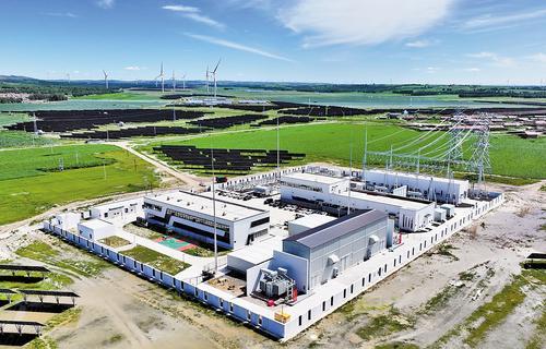 2025年7月30日，无人机拍摄的位于张北县的北京恒源新能科技有限公司光伏发电站。（本报资料片）本报记者 耿 辉摄