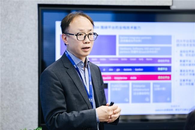 （IBM中国科技事业部总经理侯淼）