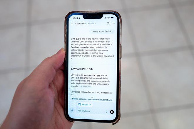 向AI讨债：诺贝尔文学奖得主参与，抗议AI使用人类作品，英国86%作者生计受影响