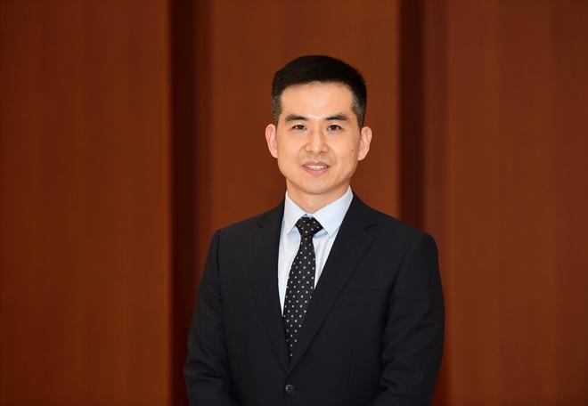 靳东直呼AI换脸维权“很难” 人大代表呼吁人脸信息采集严格落实“告知—同意”原则