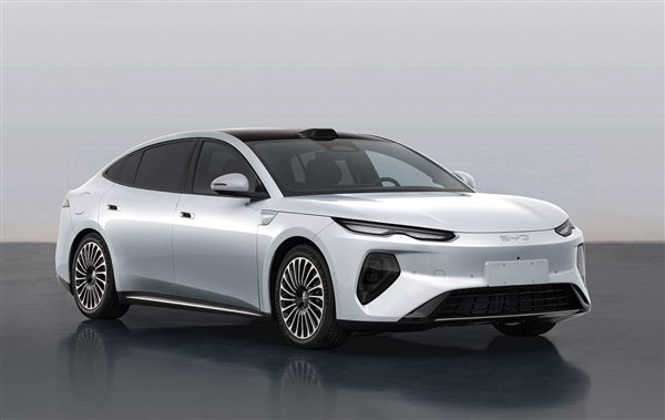 高度还原概念车 比亚迪旗舰海豹08申报：二代刀片闪充9分钟满血