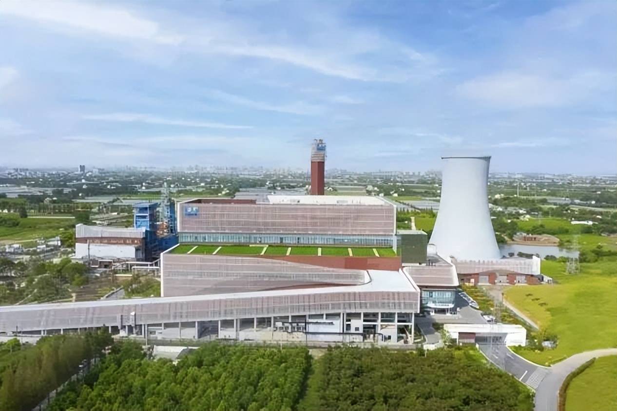 嘉源垃圾焚烧发电厂，图源：环卫科技网