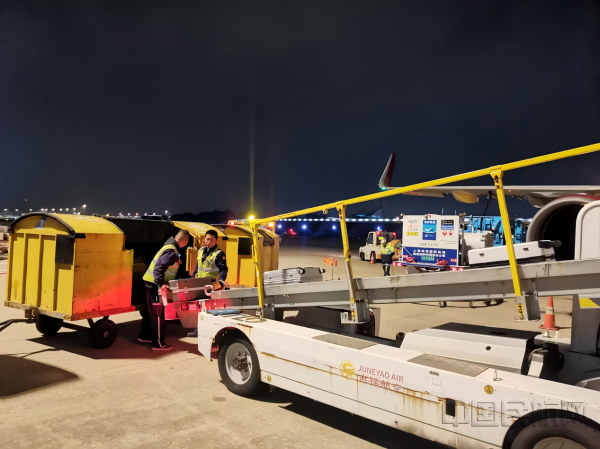 ���麽�յ����������װж�Ŷӽ���װж��ҵ