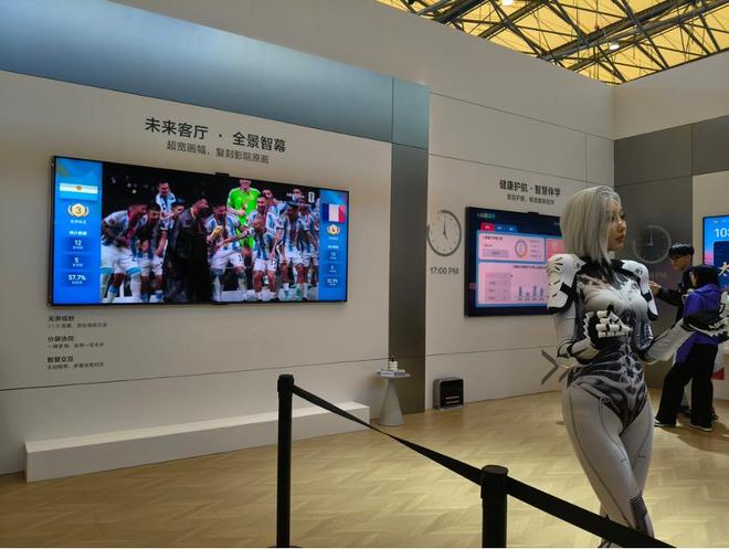 海信展示电视产品 图片来源：财联社记者/摄