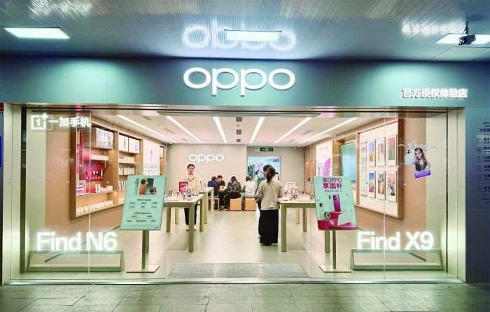 深圳华强北一家OPPO门店。 记者 杨仪 摄