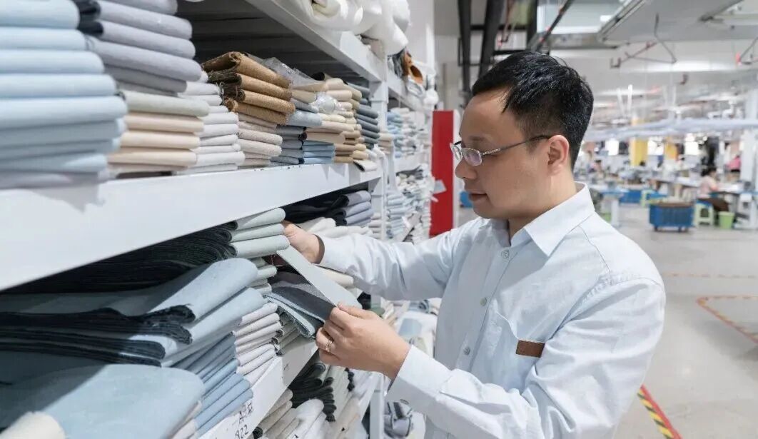 车间里的杨卫。企业供图