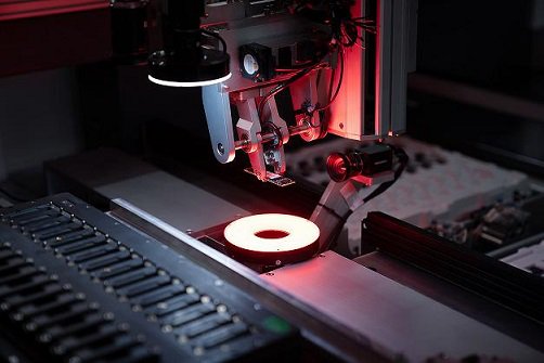 　　佰维存储自动化测试设备&nbsp;公司供图