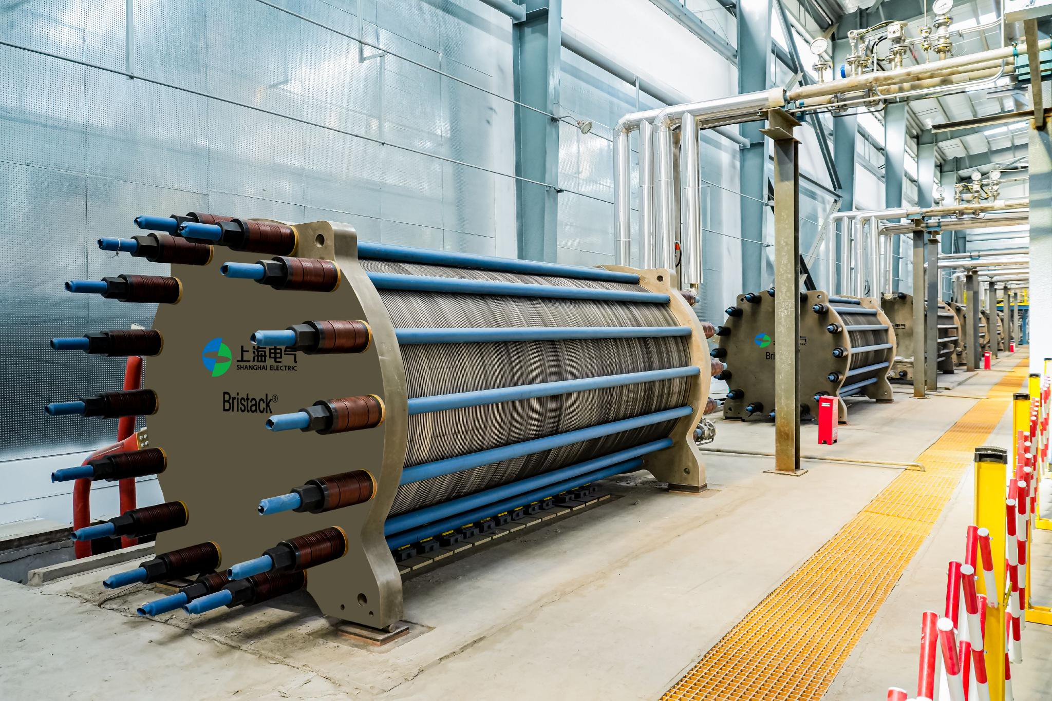 图为氢器时代洮南项目现场碱性电解水制氢装备