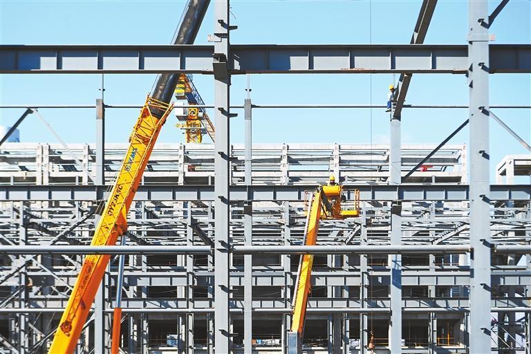 省级重大招商引资项目——甘肃宝镁西铁合金有限公司年产30万吨高品质硅铁合金项目建设现场。