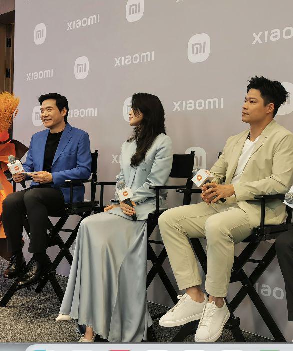 舒淇、苏炳添代言！雷军谈新一代小米SU7：压力如“拍电影续集”，材料成本增近2万元，欲打造成“保时捷911”