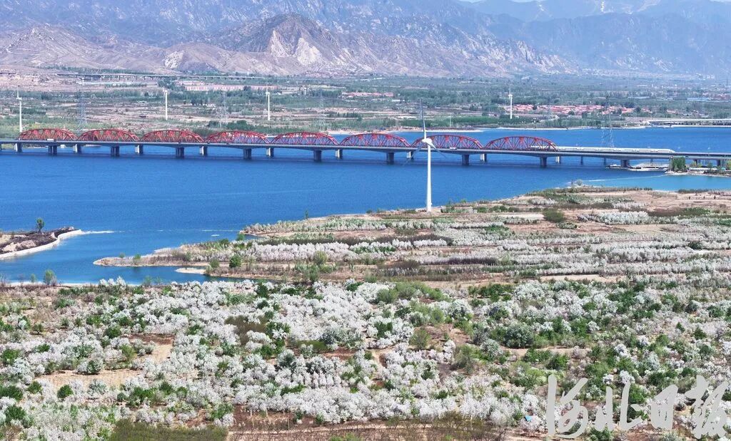 2025年4月29日拍摄的怀来县官厅水库。（资料片）河北日报记者耿辉摄