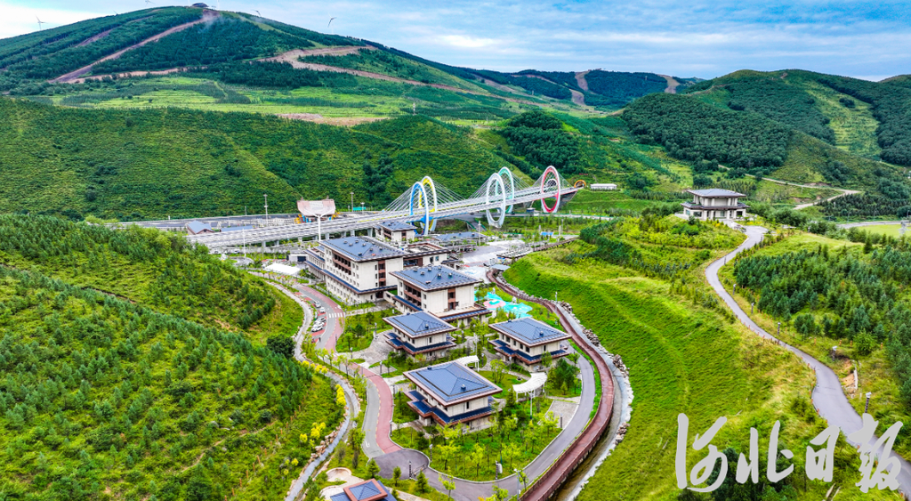 2025年8月12日，无人机拍摄的张家口市崇礼区和平驿站。河北日报记者耿辉摄