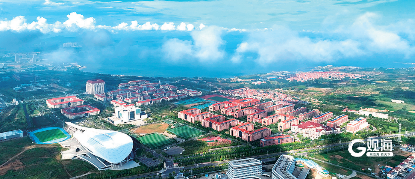 即墨区坚持“区谷联动”，加快“科产城人”一体化发展。图为青岛蓝谷沿海一线。