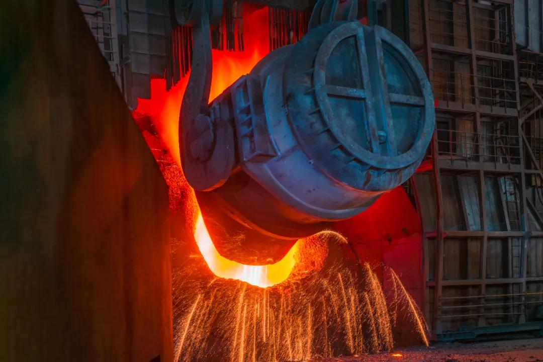 炼钢生产现场
