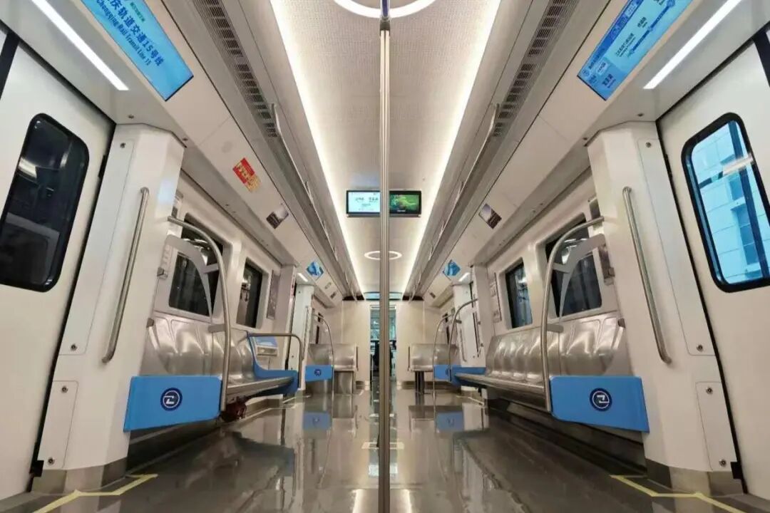 车辆内部环境（重庆交开投集团供图）