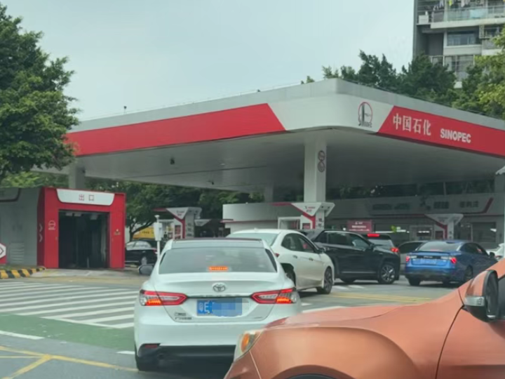加油站成大型停车场！油价今晚24点调整，预计涨幅较高
