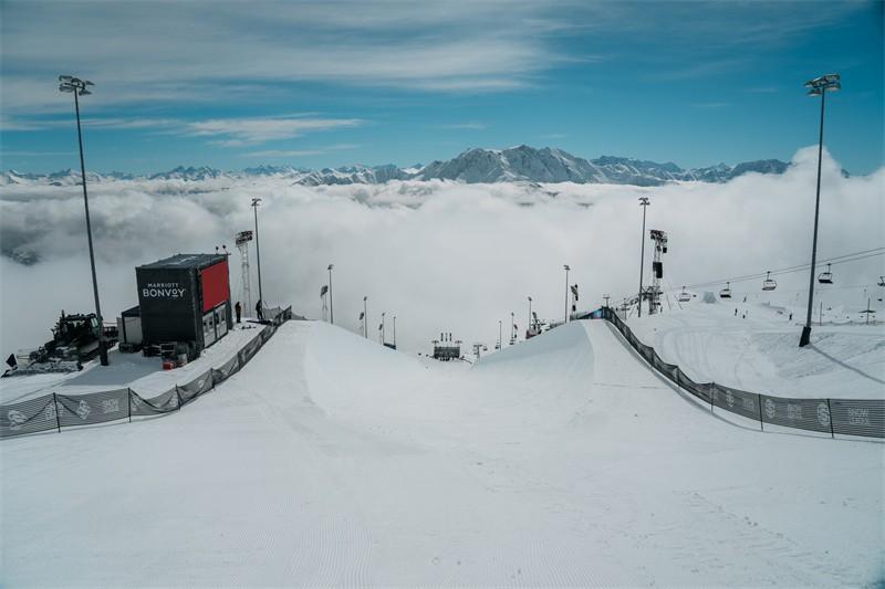 The Snow League雪盟滑雪职业联赛首个赛季在瑞士莱克斯圆满落幕，自由式滑雪与单板滑雪世界冠军诞生