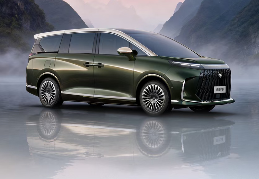 北汽集团多款明星产品亮相中国发展高层论坛“北京之夜”