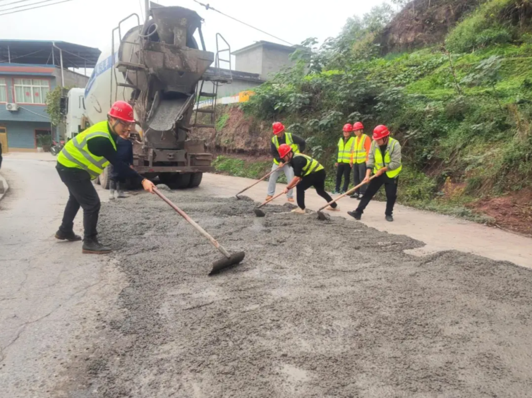 北新融建公司双钱一标项目义务修缮村道