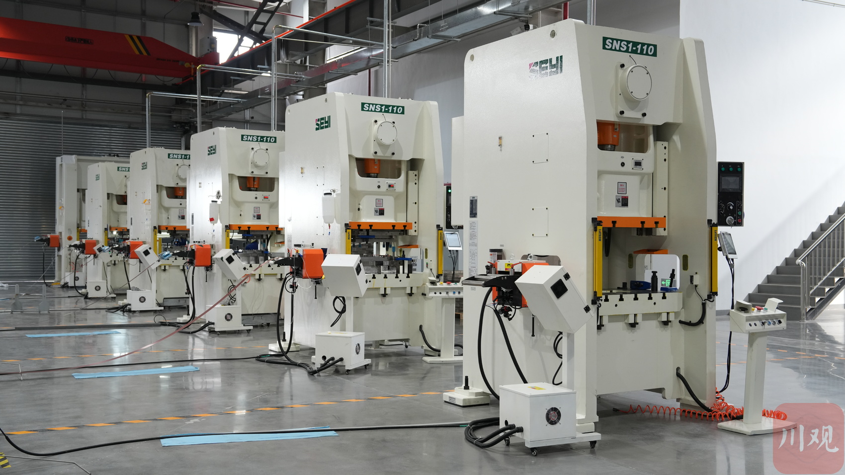 晶益通产业园2号厂房，正在生产车规级大功率IGBT模块材料。