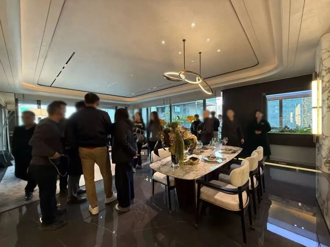 ◎嘉宾参观金地·清岚颂项目现场图(点击可查看大图)