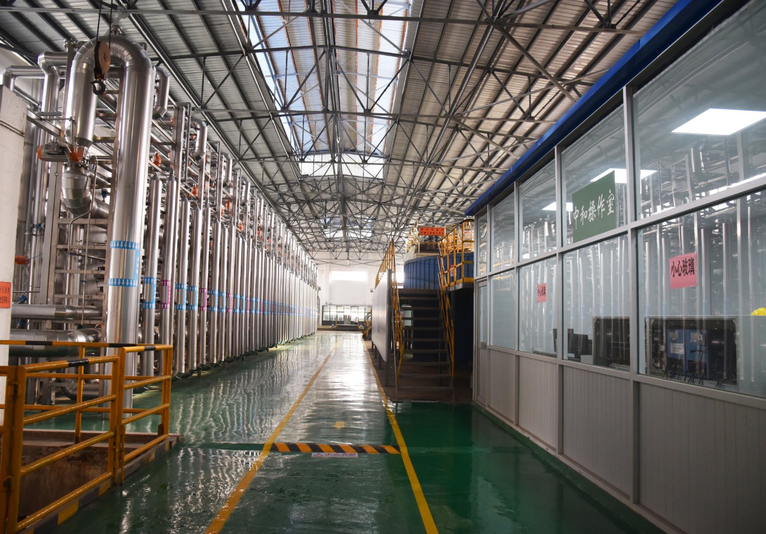 伶利制糖公司生产车间。（李艳芳 摄）