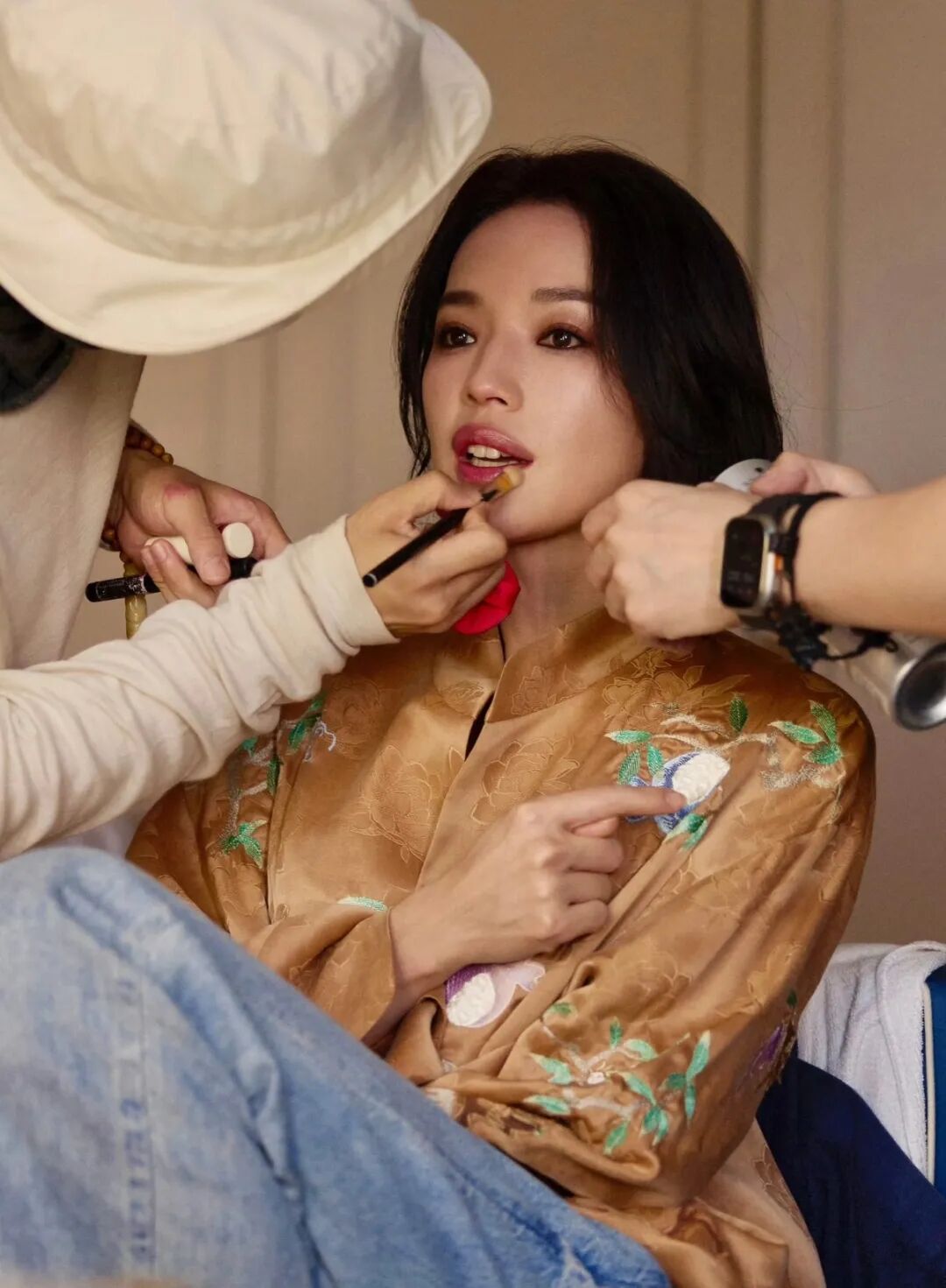 35岁蓝盈莹唐妆大片，意外出圈！网友喊话：内娱古装，请按这个水准来