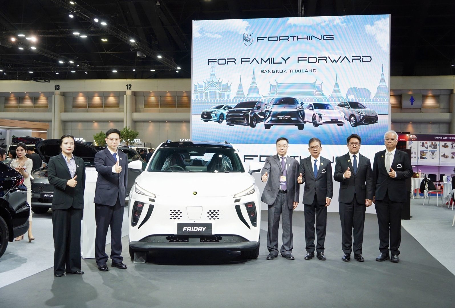 以新能源战略拓展海外 东风风行携FRIDAY与星海V9亮相曼谷车展