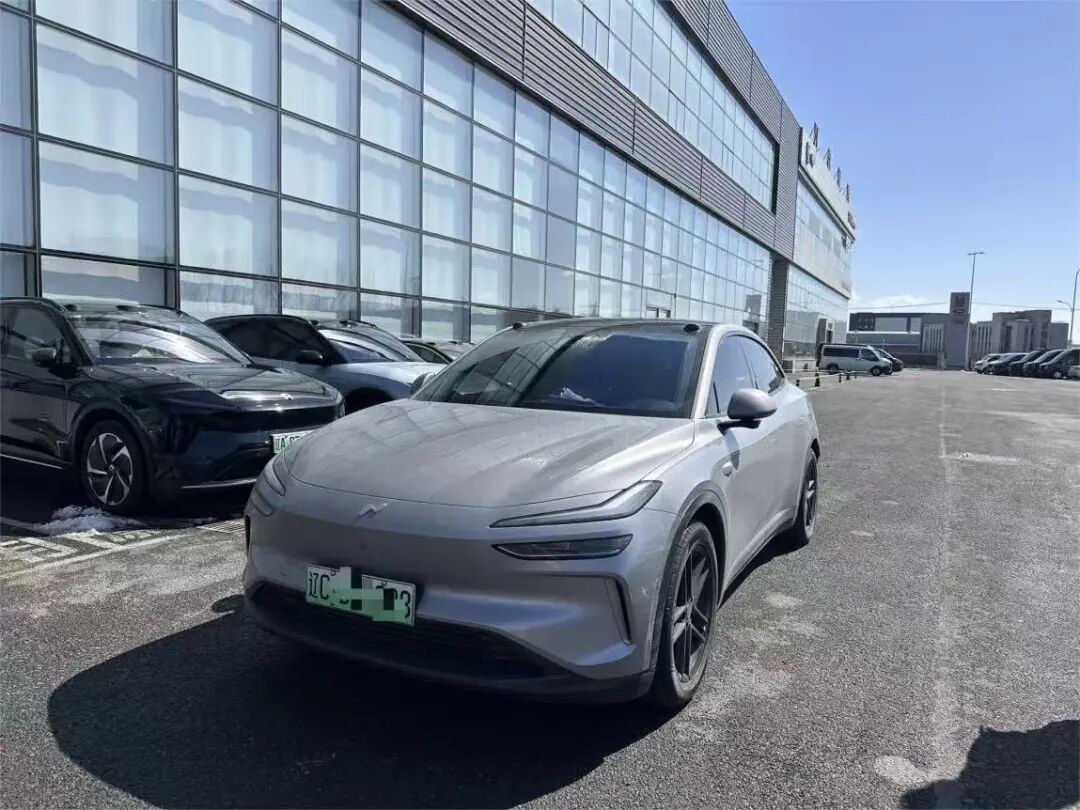 新势力某品牌一新车不走直线总“跑偏”？厂家回应：个人体感有差异