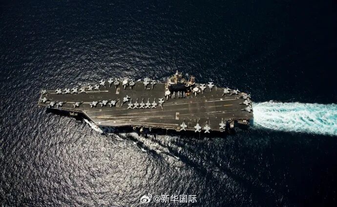 美国“林肯号”航母一军人受伤！