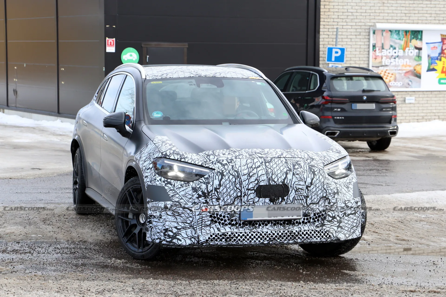 最强 GLC：奔驰 AMG GLC EQ 纯电 SUV 谍照曝光，主动式扰流板 +900 马力