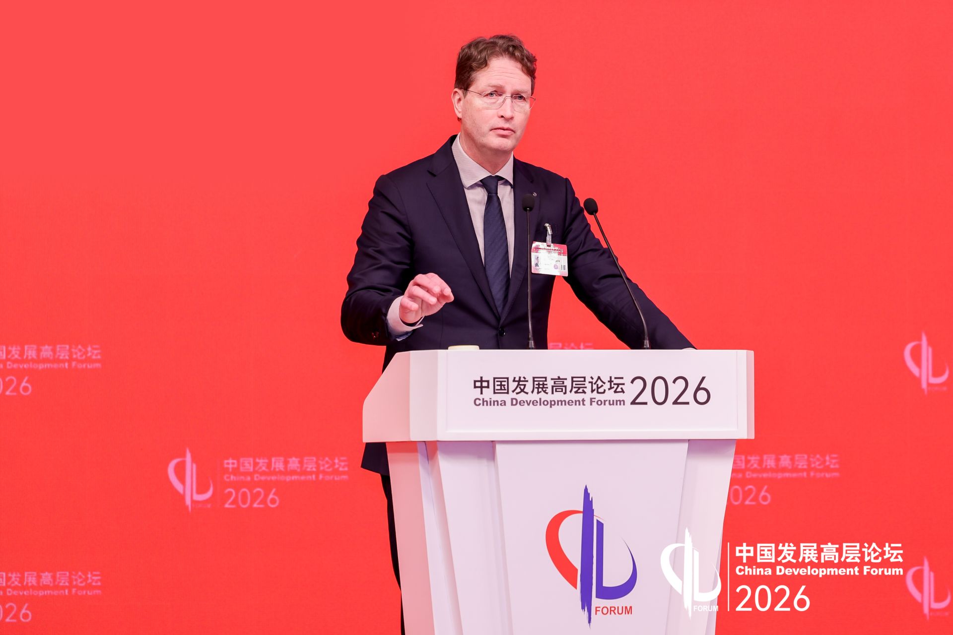 奔驰董事会主席康林松：如果你从事汽车行业，就必须扎根中国，没有其他选项