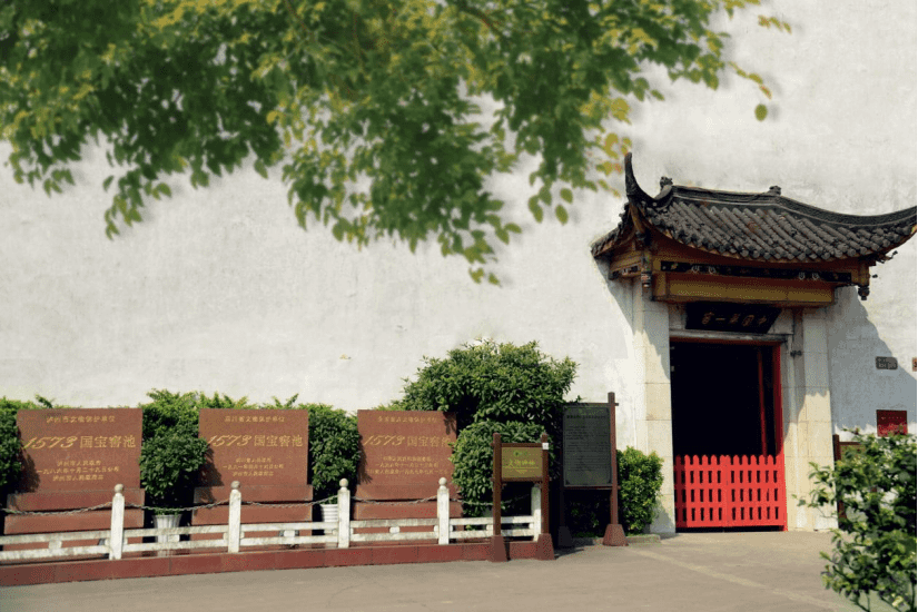 图为泸州老窖1573国宝窖池群。来源：泸州老窖