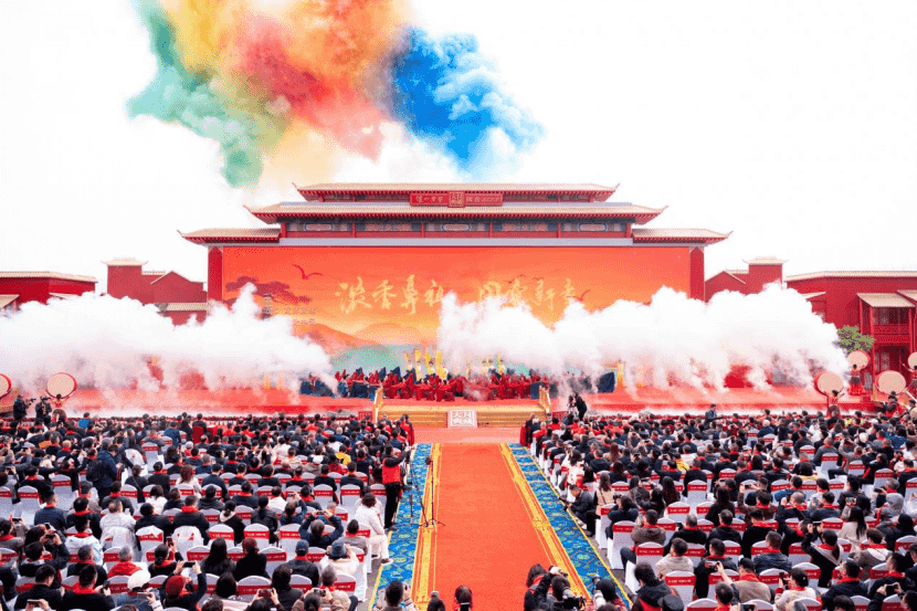 图为泸州老窖·国窖1573第十九届封藏大典。来源：泸州老窖