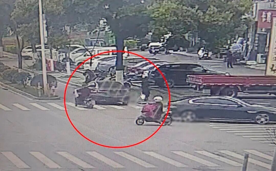 司机开宝马拦路借钱加油，女子一时心软：不至于骗我吧！经警方侦查，被骗钱款全额追回