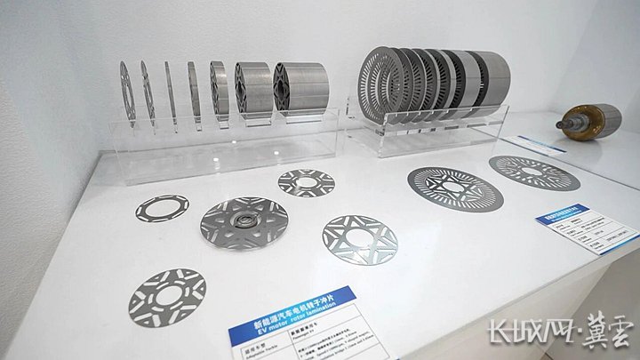 首钢智新电工钢产品制作成的新能源汽车电机铁芯。