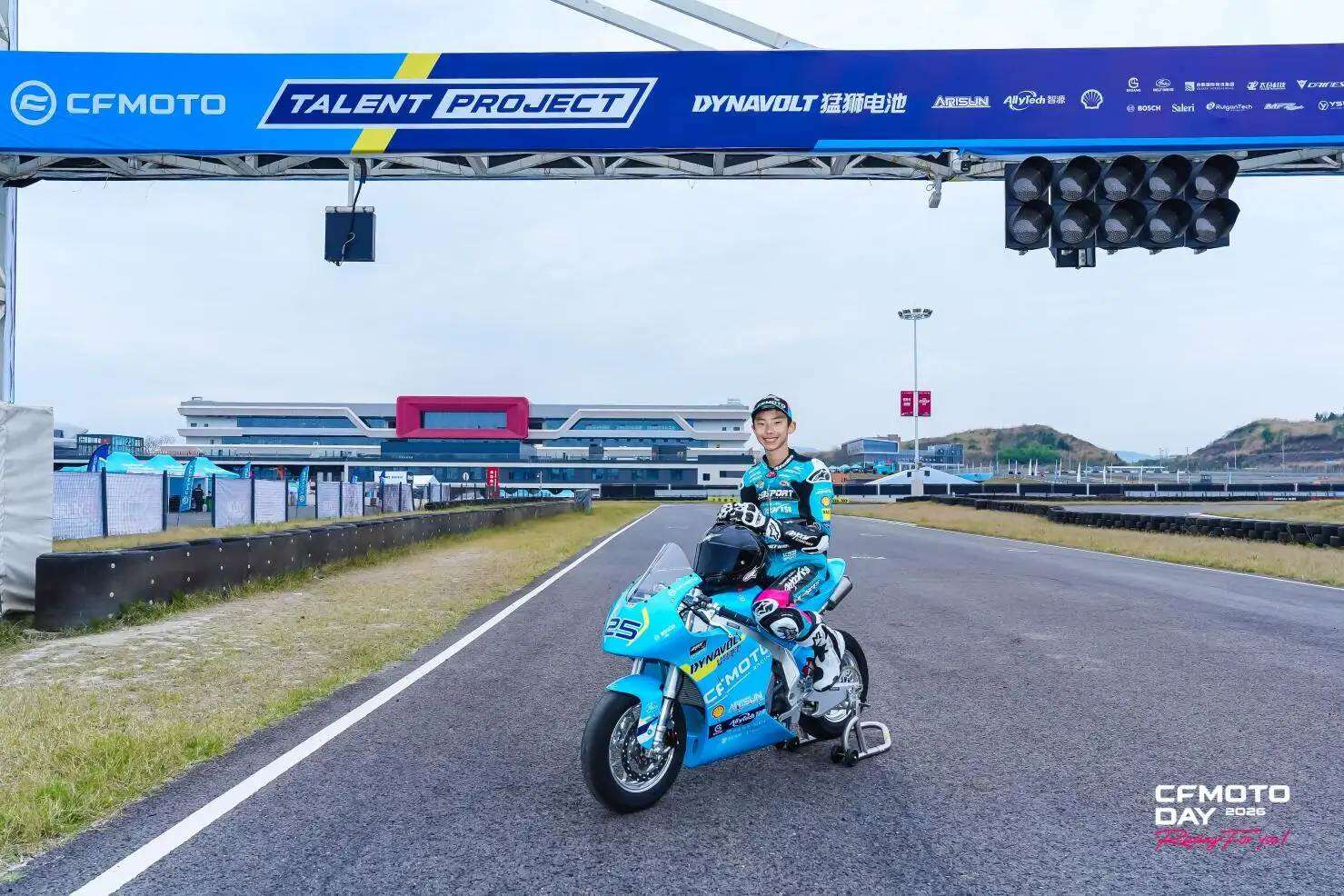 孙圣博驾驶MINI25 Prototype