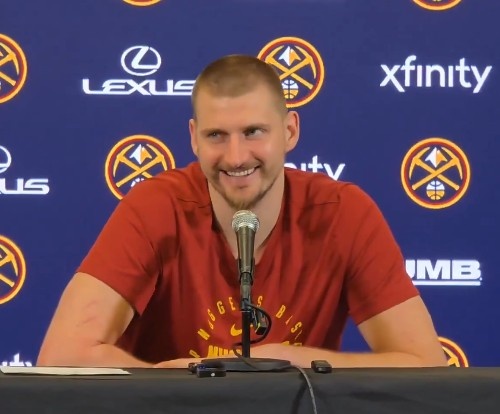 克拉克说你当世最强！约基奇：她这么说是因为我们有相同的经纪人