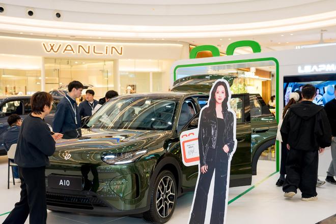 “锁定爆款”，零跑A10登上三大热榜，零跑汽车周末订单超9000台