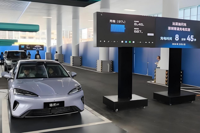 比亚迪二代刀片电池和兆瓦闪充2.0，到底能不能取代燃油车？