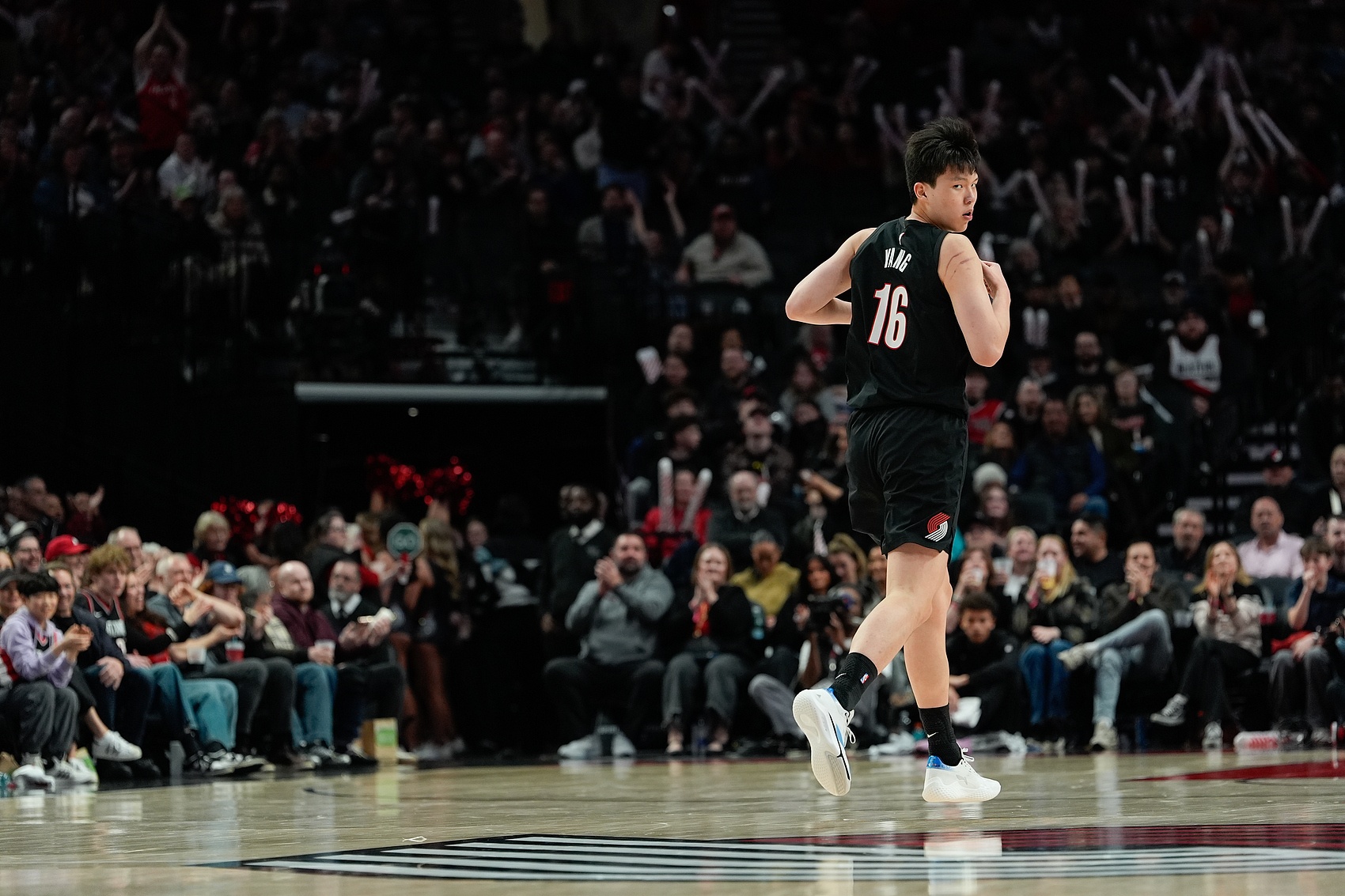 【菜鸟】杨瀚森6分4板1帽+损失2000刀 克尼佩尔失准13分&三分6中1