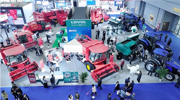 智赋中原 增产“有方” | 潍柴雷沃智慧农业亮相全国农机春季展