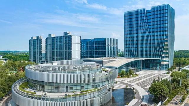 阿帕斯邓小波：AI正从专业领域走向千家万户