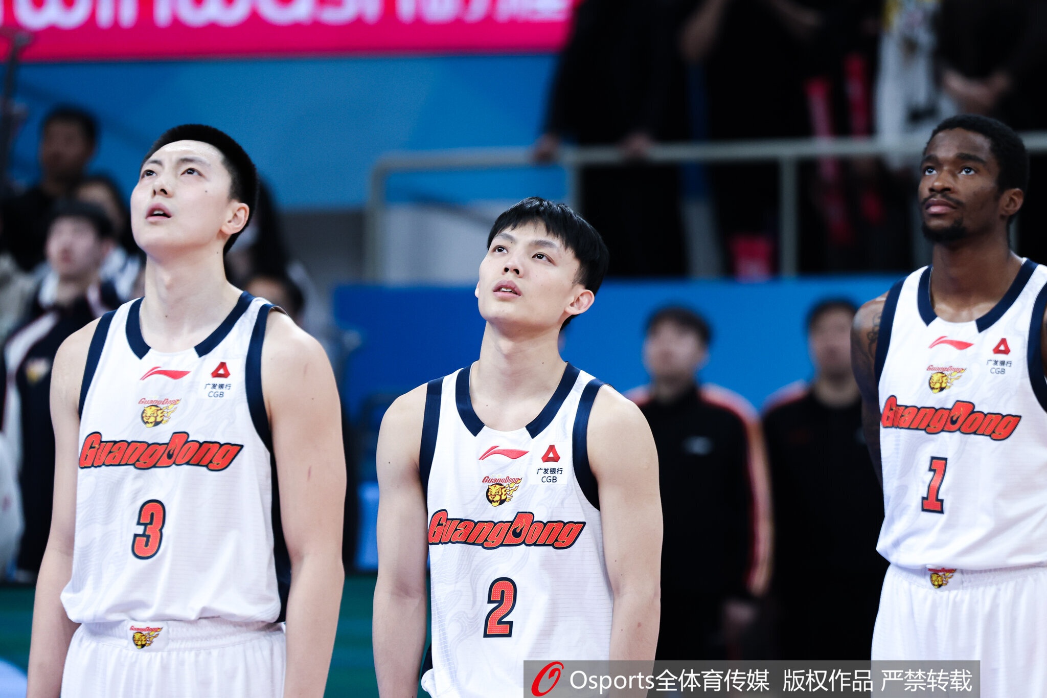 媒体人：胡明轩&徐杰&崔永熙共进8个三分球 新版广东三少火力不俗