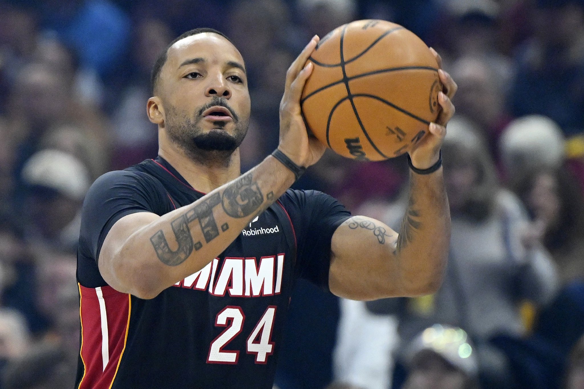 热火迎战76人 鲍威尔缺阵 维金斯&哈克斯出战 希罗大概率打