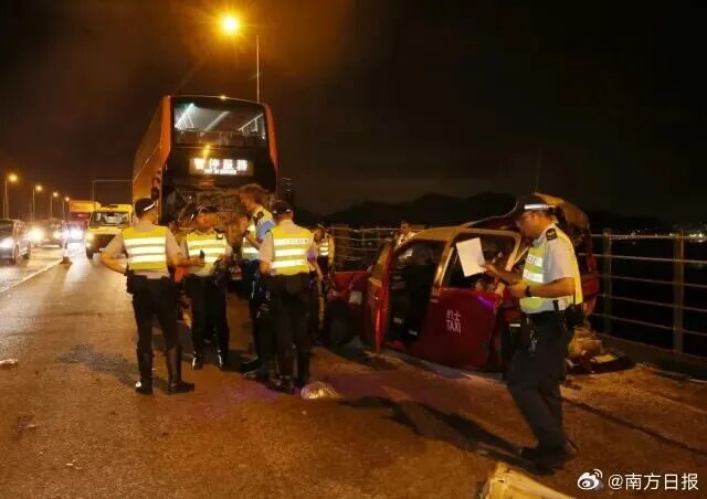 香港一公交车撞上出租车致2人死亡、2人受伤，公交车司机被捕