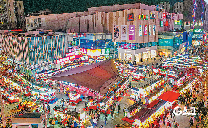 李村商圈人流如织。